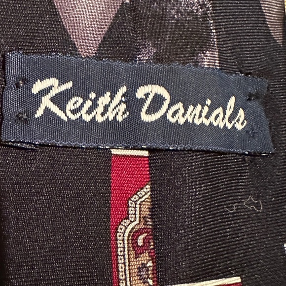 Keith Danials Elegant Navy and Red Patterned Tie‎ All Silk Made in USA - Picture 4 of 5
